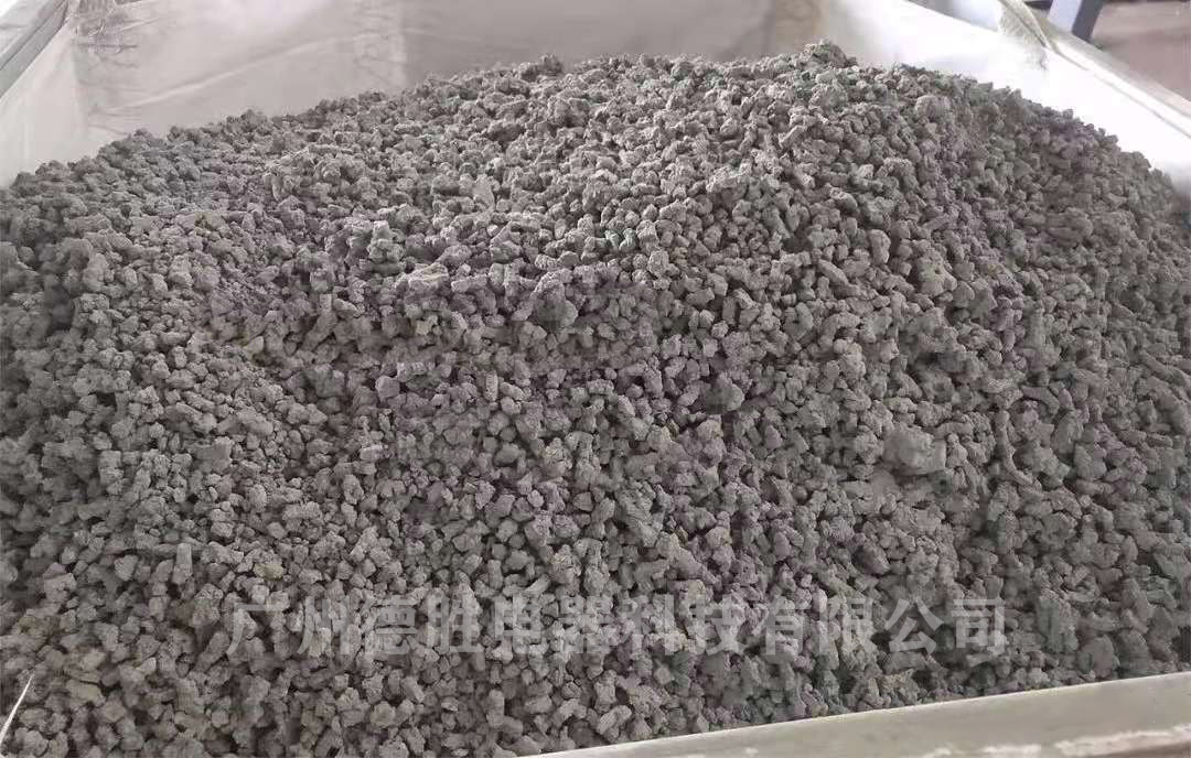 烘干后的污泥.jpg 烘干后的污泥.jpg